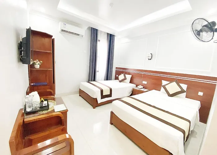 Khách sạn Emerald 3*